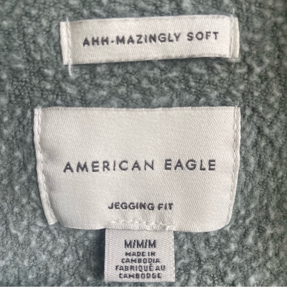 American Eagle Oversized Sweatshirt - Picture 3 of 3